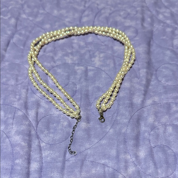 Elegant Cream Pearl Necklace - Picture 7 of 8